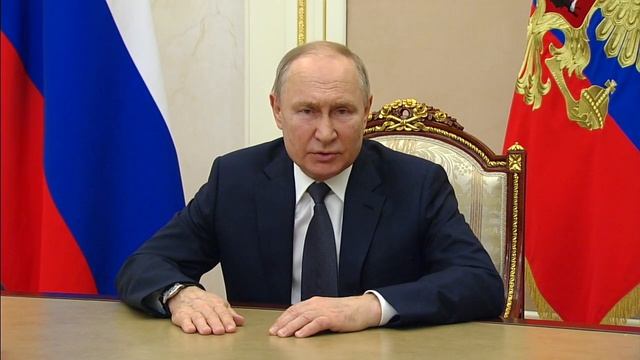 «У человеческого горя нет национальности»_ Владимир Путин поздравил сотрудников МЧС с Днём спасателя