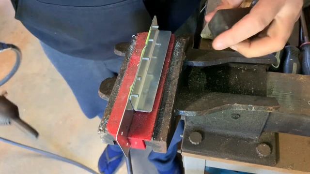 How did Donny do that!? Using rivet guns and solid rivets to build Frankenstein смотреть онлайн