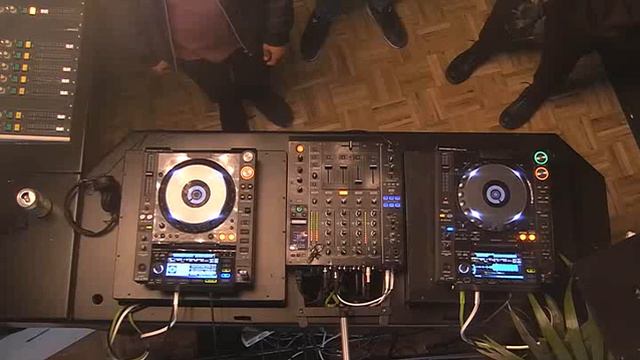 Intercell with Noneoftheabove + Cynthia Spiering @ Radio Nachtlab смотреть онлайн