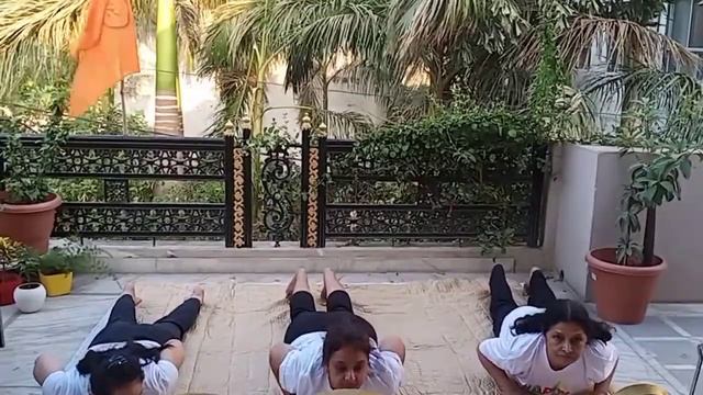 Surya namaskar with surya mantra ?? смотреть онлайн
