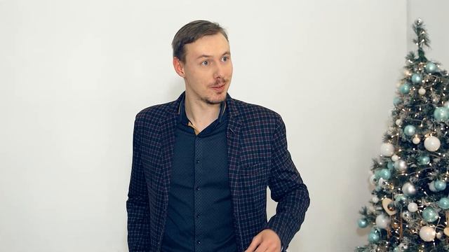 Стихотворение Роберта Рождественского «За тобой через года иду»