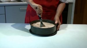 Rotweinkuchen backen und mit Kuvertüre überziehen