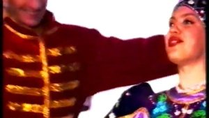 Я чернява гарна кучерява