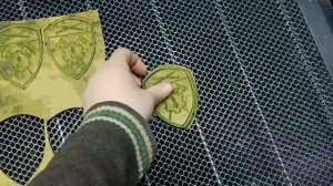 Резка шевронов на лазерном станке с функцией автоматического распознавания и привязки контуров