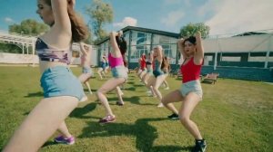 Summer twerk by Jamie||Fergalicious