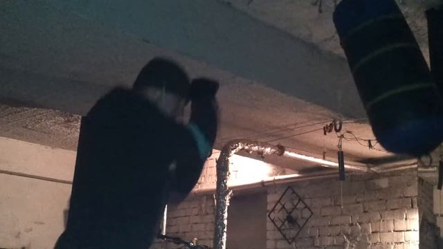 Работа по мешку на скорость, бокс, кик-бокс. Livestork.com смотреть онлайн