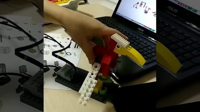 Робототехника для детей. Модель "Птица". Клуб "Электрон"