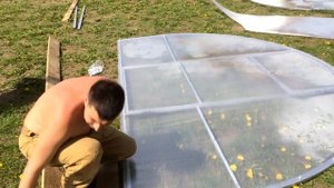 Теплица из поликарбоната - фундамент, сборка, система полива.