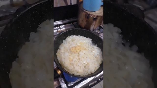 Яичница с тушенкой