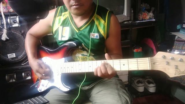 changing my guitar strings by Fender смотреть онлайн