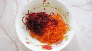 Салат из сырой свеклы с морковью и чесноком