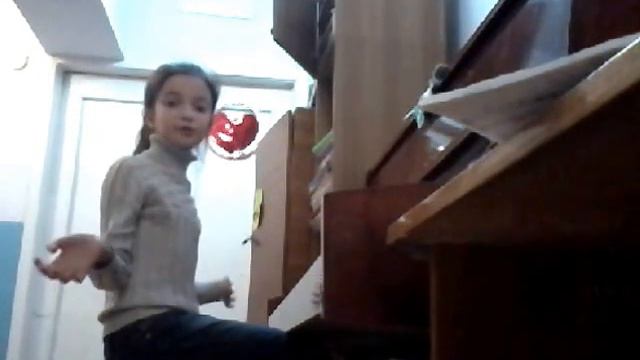 Как я играю на пианино(я 3 класс)