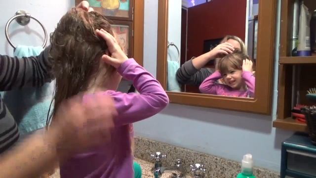 Help with Long Hair - How To Brush Knots Out of Very Fine Hair - toddler/children смотреть онлайн