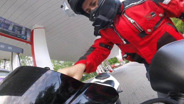 Девушка держалась ПОКА Я НЕ УПАЛ на R1! КУПИЛ ИГРОВОЙ НОУТ/ Вилли) МОТО БУДНИ смотреть онлайн