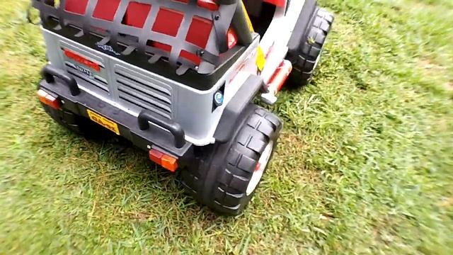 Peg Perego battery powered Jeep смотреть онлайн