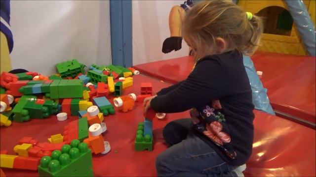 VLOG PlayLAND entertainment center Горки Лабиринт Бассейн с шариками Батут Детский центр Forum Aydı смотреть онлайн