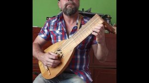 Средневековая Лютня.