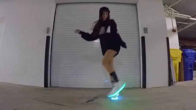 Танец в светящихся кроссовках) смотреть онлайн