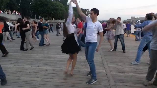 Хастл Опен Эйр на Набережной 1авг13ЧТ смотреть онлайн