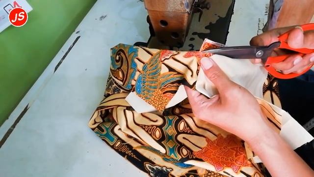 Menjahit Saku Bobok Pada Kemeja Batik | Batik Berfuring Part 2 смотреть онлайн