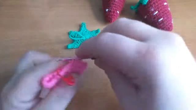 Вязание клубника крючком