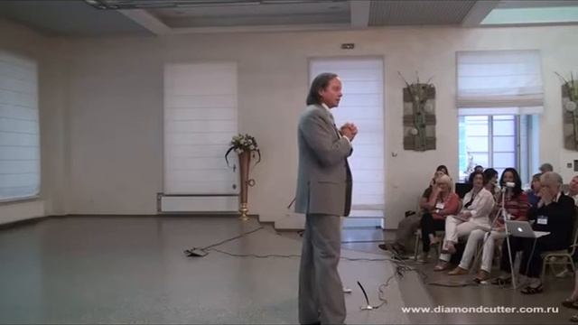 1 часть: Геше Майкл Роуч - как и зачем помогать другим ? смотреть онлайн