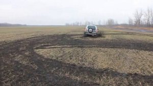 Шевроле Нива по грязи