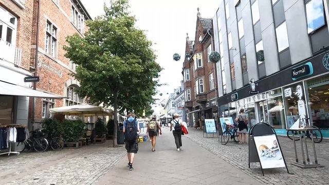 (HD) Roskilde City walking tour, in the center of Roskilde city, Denmark смотреть онлайн