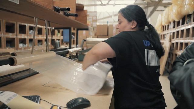 Выход на маркетплейсы: Давид Тевосов и Кристина Сафронова на складах Wildberries и Ozon смотреть онлайн