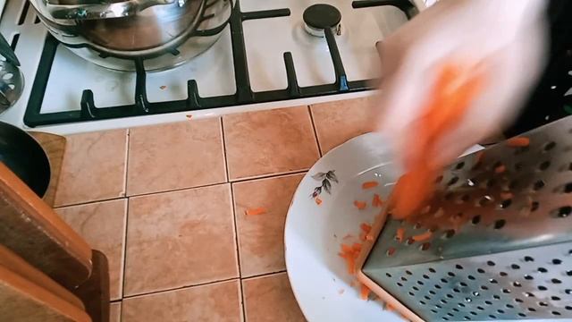 Сырный суп с грибами!!! Mожно просто язык проглотить!!! Будут просить еще добавку!!! смотреть онлайн