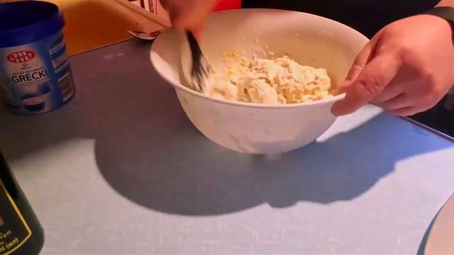 Authentic borscht and Ukrainian garlic rolls | Борщ и пампушки смотреть онлайн