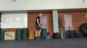 Прыжки на одной ноге вперёд, внутрь, наружу — копия