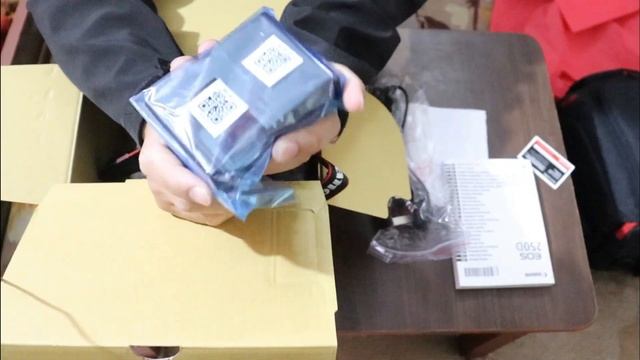 Unboxing Canon 250D смотреть онлайн