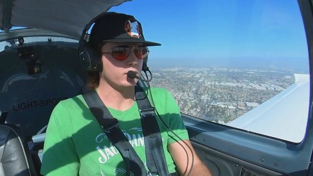 Student First Solo! From Teaching Drones to Flying Planes смотреть онлайн