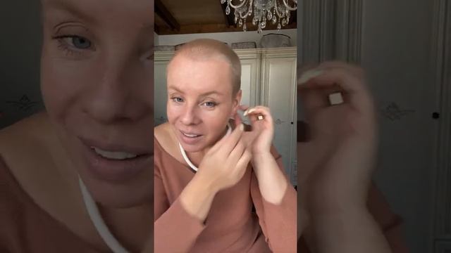 Монохром в украшениях. Монохромные образы с дизайнерской бижутерией.