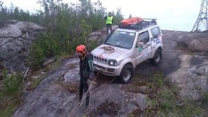 Ладога 2019. Suzuki Jimny проходит каменный триал