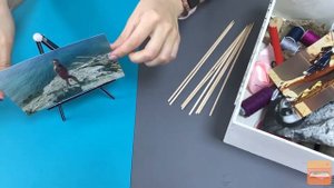 FotoPrint. Подставка для фото в виде мольберта очень интересно