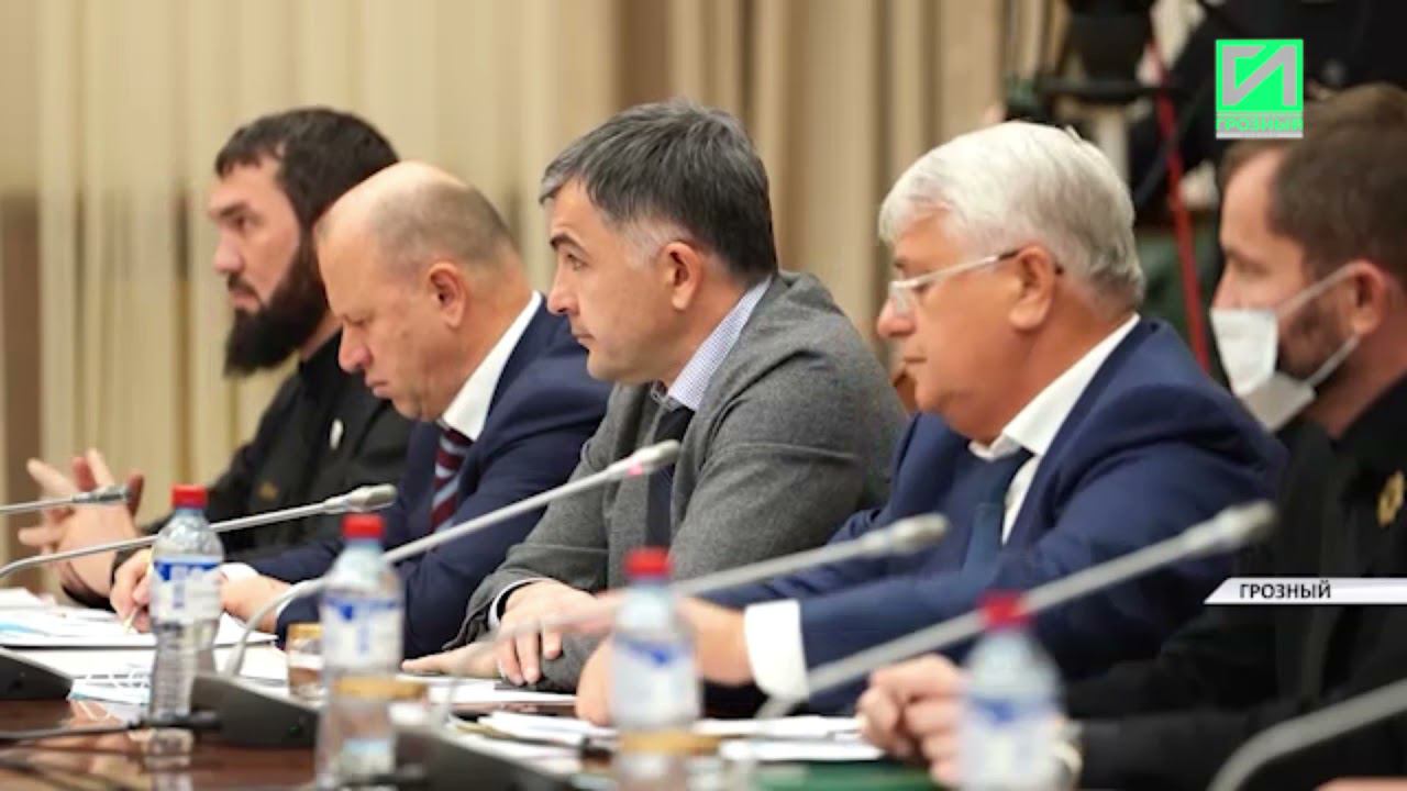 Кадыров долги. Кадыровские чиновники.