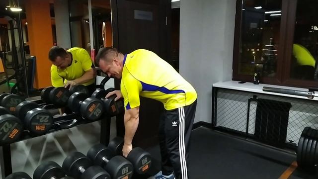 Подьем гантели на бицепс 50 кг.#фитнес#качалка#тренировки#персональныйтренер#массонабор#рукибазуки смотреть онлайн