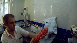 Колбасные премудрости - Тестирование сетки для колбасы. Клипсатор двухскрепочный в связке со шприцем