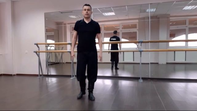 Мужская комбинация на присядку и хлопушку в русском характере (А. Стиблин, солист ХА «Темп»)