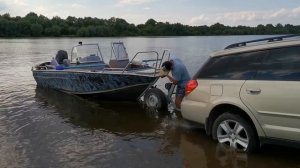 Слипование катера, лодки / Подъём судна из воды на прицеп