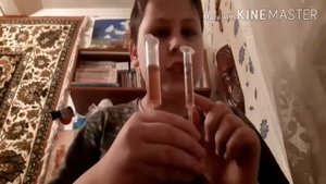КАКОВ БУДЕТ УРОВЕНЬ ВОДЫ В СООБЩАЮЩИХСЯ СОСУДАХ, ЕСЛИ В НЕЁ ДОБАВИТЬ РАЗНЫЕ ЖИДКОСТИ???