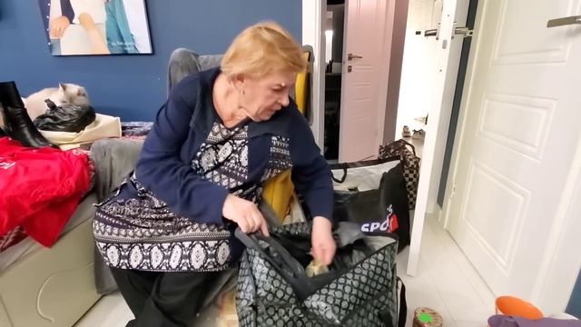 Мама встретила Надю Продукты и вещи смотреть онлайн