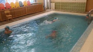 Занятия в бассейне - подготовительная группа