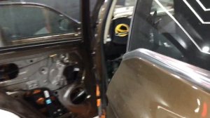 Geely Atlas обзор заводской шумозащиты, один из вариантов виброшумоизоляции премиальными материалам