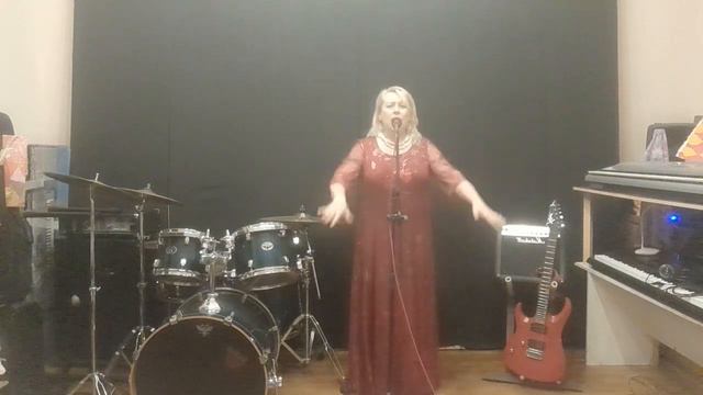 ЖИВИ ЗЕМЛЯ  поёт  автор-исполнитель ЕЛЕНА РАЗБОРСКАЯ