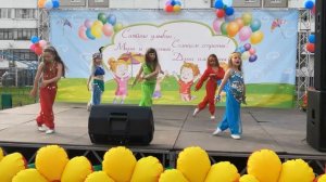 Танец "Выше солнца".