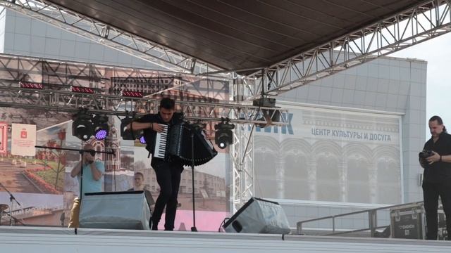 ПЁТР ДРАНГА И ИВАН СТАРИКОВ НА ОДНОЙ СЦЕНЕ смотреть онлайн