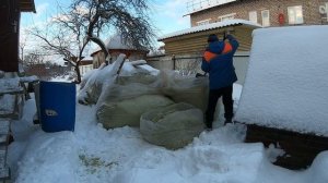 Соседи напряглись ,а что же я такое таскаю в мешках\Насыпной утеплитель на потолок\